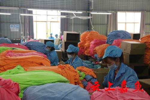 吉揚(yáng)日用品公司 日夜趕制訂單，全力拓展外匯市場(chǎng)